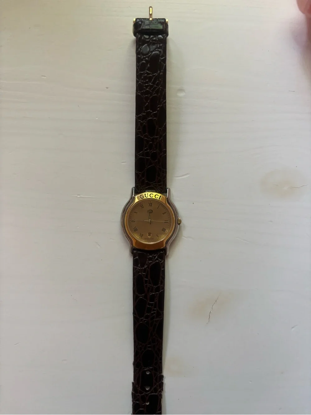 Gucci Brown Leather Strap Gold-Tone Dial Men’s Watch - Picture 1 of 2
